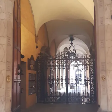 Luxury In Palazzo Spada Appartement Bologne