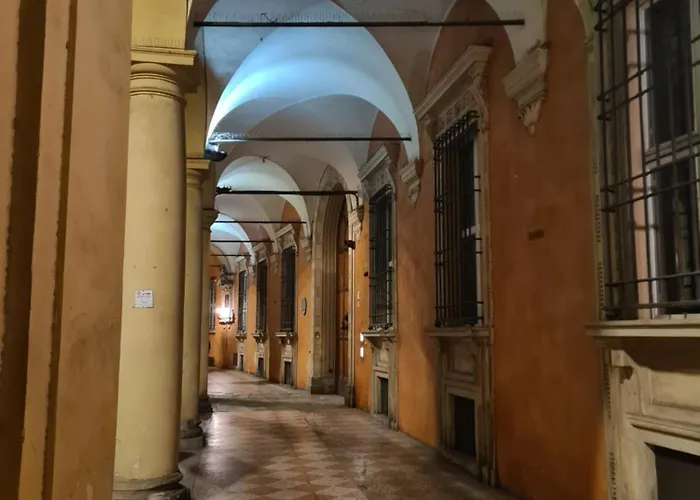 Luxury In Palazzo Spada Болонья