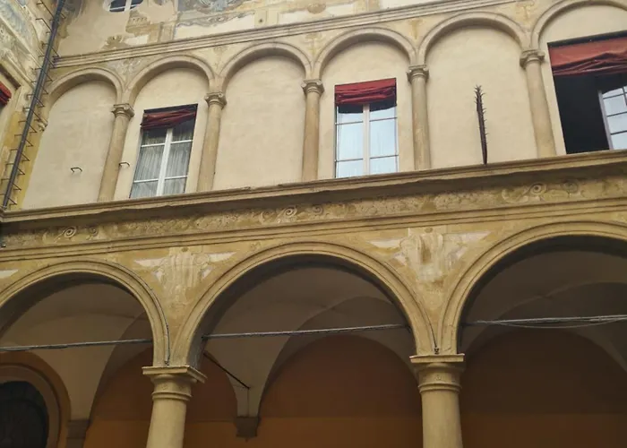 Luxury In Palazzo Spada Болонья